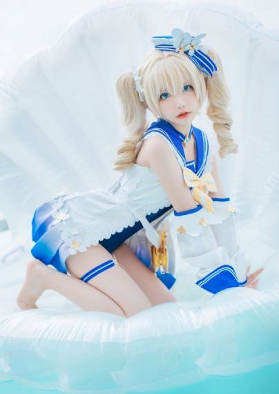 出差被最讨厌的上司灌醉_JVID性感写真