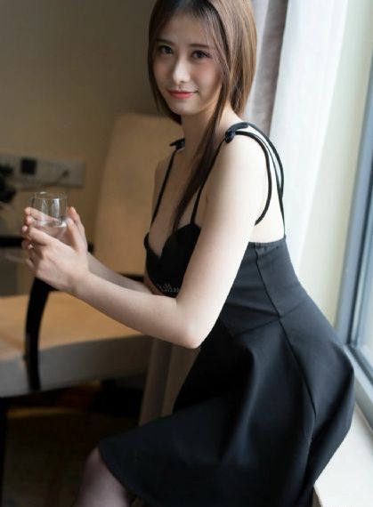 男生一边吃胸一边摸屁股视频_超清完整版观看