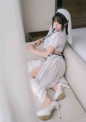 丰满阿婆性饥饿_老版国语字幕